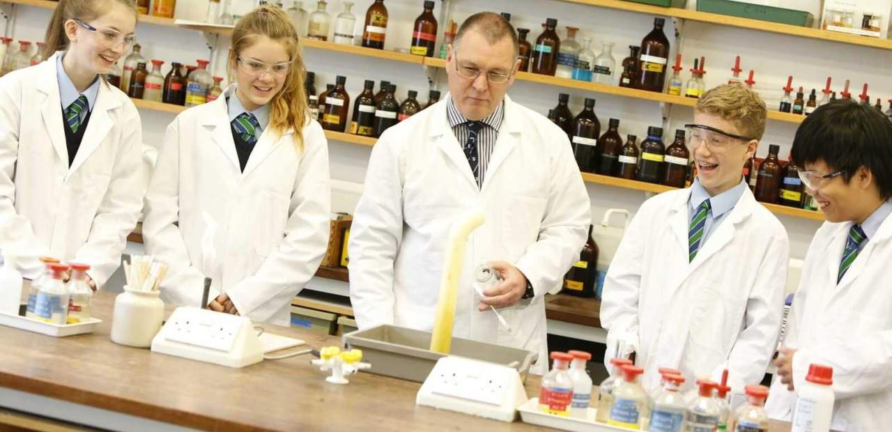 Schüler im Internat in Schottland