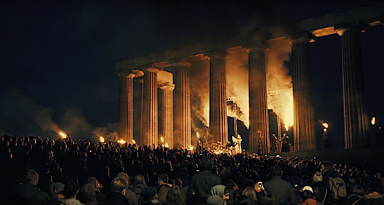 Englisch Sprachkurs in Schottland: Feuer Performance in Edinburgh