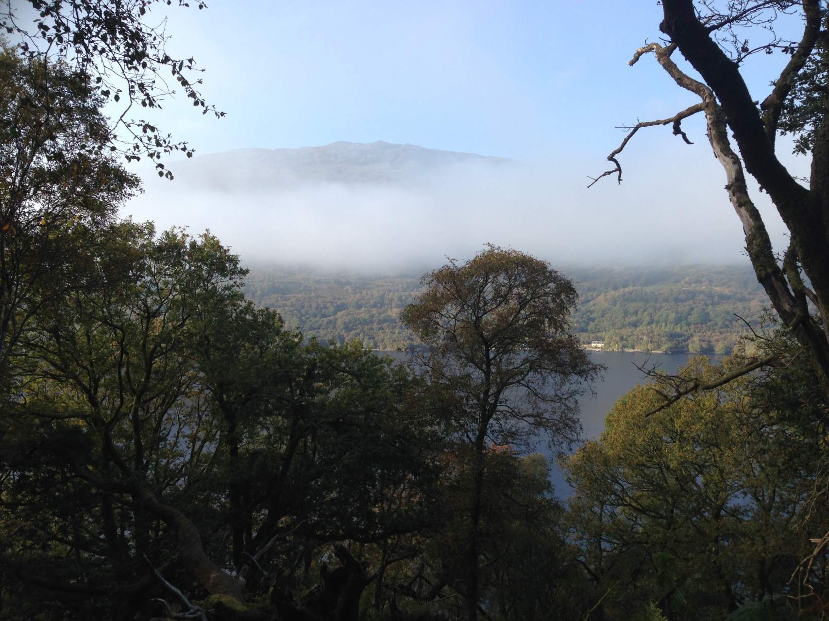 Englisch Sprachkurs in Schottland: Nebel ueber Loch Lomond.jpg