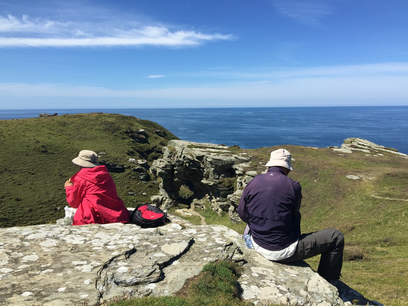Wanderpause an den Klippen Devons im Rahmen der Sprachreise