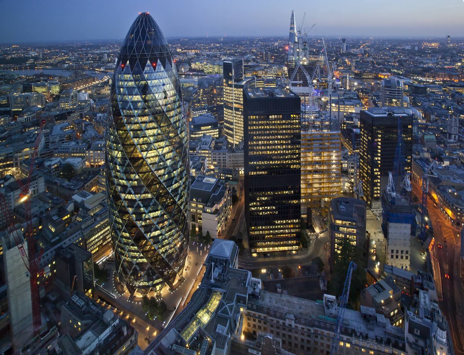 festes Bild London GMAT.jpg