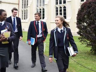 Wir vermittlen ein Schuljahr in Wales